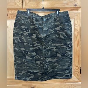 Be Girl Camouflage Denim Skirt size 3XL